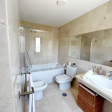 Duplex With Sea Views, Garden And Terrace Appartement *